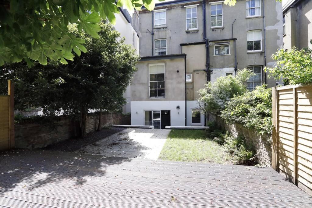 2 Bedrooms Close To The Beach With Garden And Own Entrance ! Brighton Exterior photo